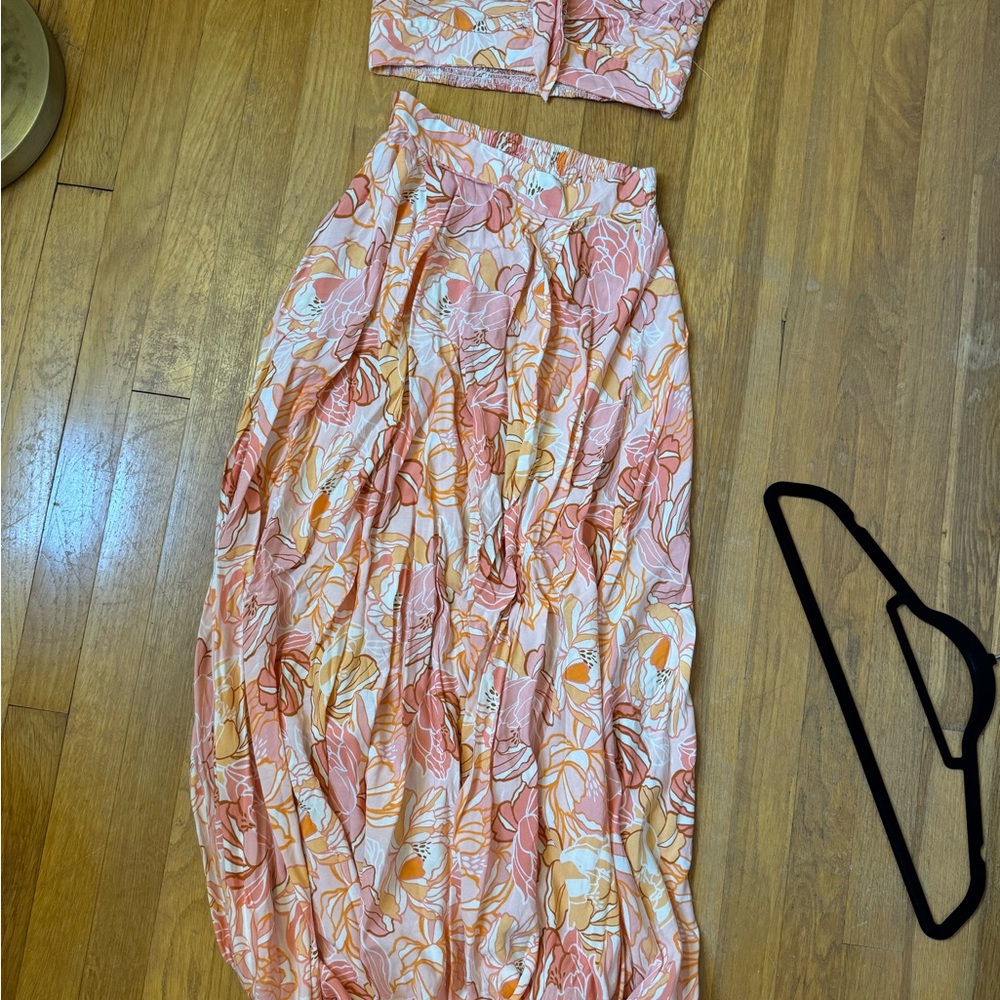 Floral set. Maxi skirt with strapless top